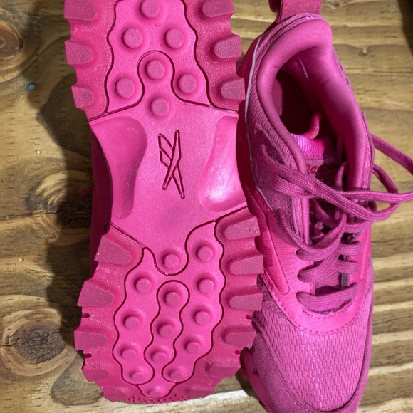 Reebok x Cardi B Classic V2 Pink - Picture 7 of 10